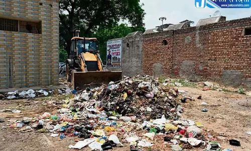 सफाई कर्मचारियों की हड़ताल के बीच हिसार-भिवानी में कचरा उठाने का अभियान तेज