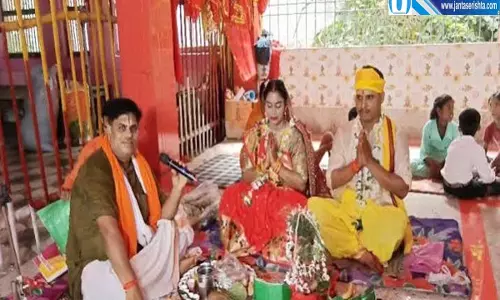सावन के आखिरी सोमवार पर थानेदार करते हैं पूजा वर्षों पुरानी परंपरा जीवित सावन के आखिरी सोमवार पर थानेदार करते हैं पूजा वर्षों पुरानी परंपरा जीवित