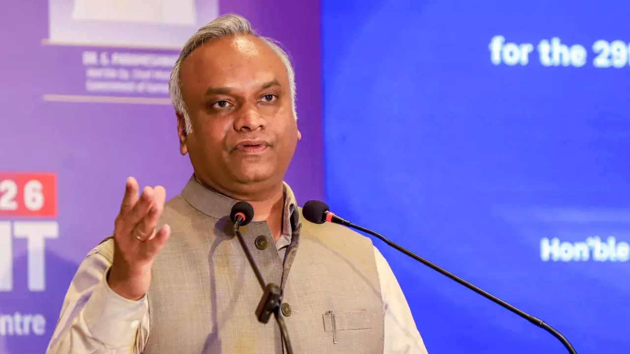 सब्सिडी का चावल और इथेनॉल नीति: प्रियंक खड़गे ने केंद्र को घेरा सब्सिडी का चावल और इथेनॉल नीति: प्रियंक खड़गे ने केंद्र को घेरा