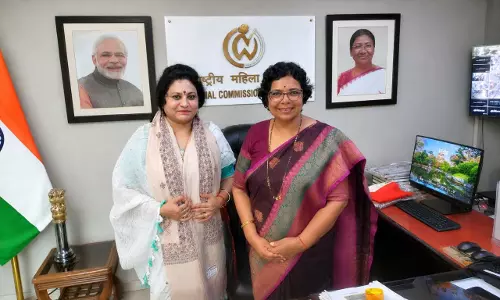 राष्ट्रीय महिला आयोग की अध्यक्ष से राज्य महिला आयोग की अध्यक्ष डॉ. ममता साहू ने की मुलाकात
