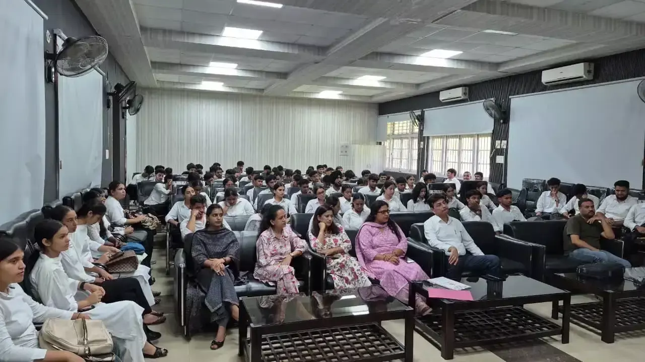 Kathua: युवाओं को साइबर सुरक्षा के नियमों का पालन करने की सलाह : अमित शर्मा