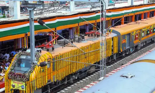 UP  से गुजरात का सफर होगा आसानअमृत भारत ट्रेन की नई सेवा मंजूर