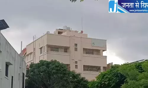 लातूर में गैर-पंजीकृत अस्पताल में सीजेरियन के बाद महिला की मौत, डॉक्टर के खिलाफ केस दर्ज लातूर में गैर-पंजीकृत अस्पताल में सीजेरियन के बाद महिला की मौत, डॉक्टर के खिलाफ केस दर्ज