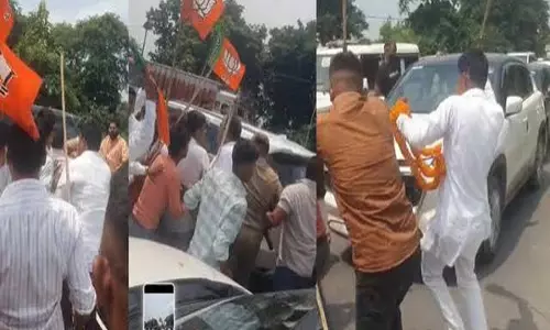 कानपुर के बाद देवरिया में आपस में ही भिड़े भाजपाई लाठी डंडे चलने से मची अफरातफरी