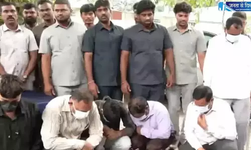 Telangana: हैदराबाद टास्क फोर्स के ऑपरेशन में 11 फ़र्ज़ी डॉक्टर गिरफ़्तार