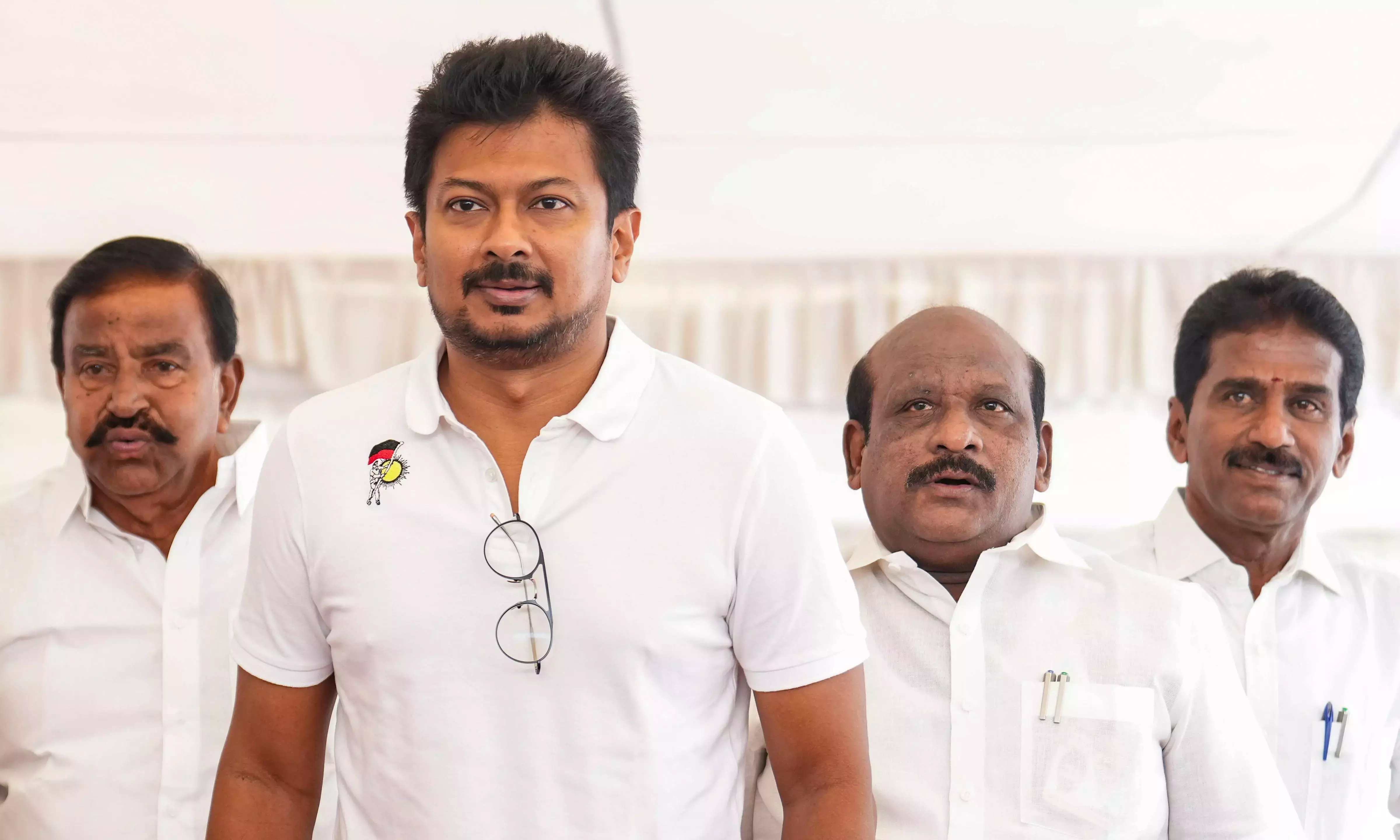 DMK ने कर्नाटक वन विभाग द्वारा 3 तमिलों की हत्या का मुद्दा उठाया, सरकार से स्पष्टीकरण मांगा DMK ने कर्नाटक वन विभाग द्वारा 3 तमिलों की हत्या का मुद्दा उठाया, सरकार से स्पष्टीकरण मांगा