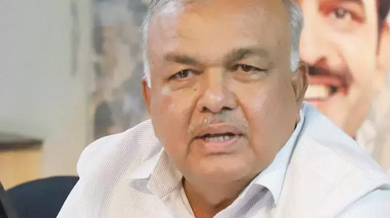 Karnataka के मंत्री ने डीके शिवकुमार से बेंगलुरु पार्किंग शुल्क प्रस्ताव पर पुनर्विचार करने का आग्रह किया