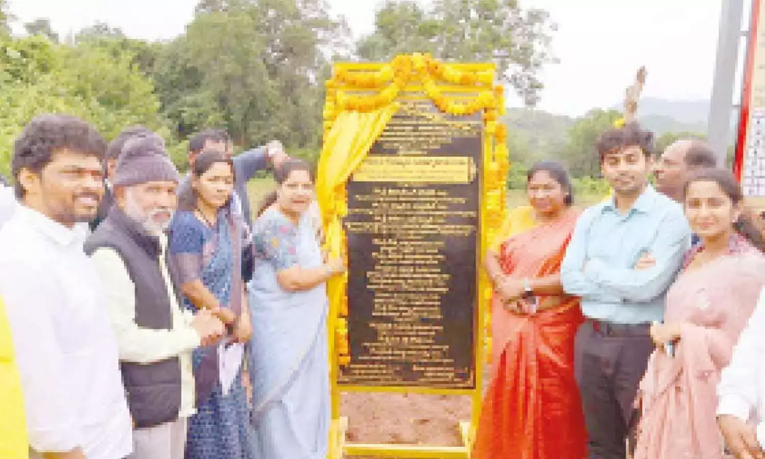 Andhra: मंत्री ने बोराकालावलसा में सड़क का उद्घाटन किया