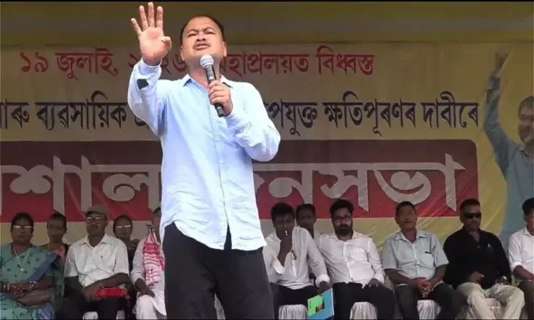 अखिल गोगोई का अल्टीमेटम: बाढ़ राहत ना मिलने पर गुवाहाटी कूच की चेतावनी