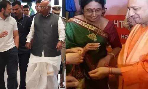 OBC मुद्दे पर कांग्रेस आक्रामक योगी सरकार ने बहनों को दिया रक्षाबंधन गिफ्ट