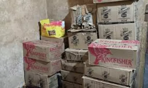 आबकारी और नारकोटिक्स सेल ने दीमापुर में 1.95 लाख रुपये की शराब जब्त आबकारी और नारकोटिक्स सेल ने दीमापुर में 1.95 लाख रुपये की शराब जब्त