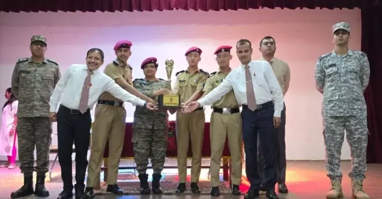 SSP ने कैडेट्स को एकेडमिक और कॉक हाउस अवॉर्ड्स से सम्मानित किया