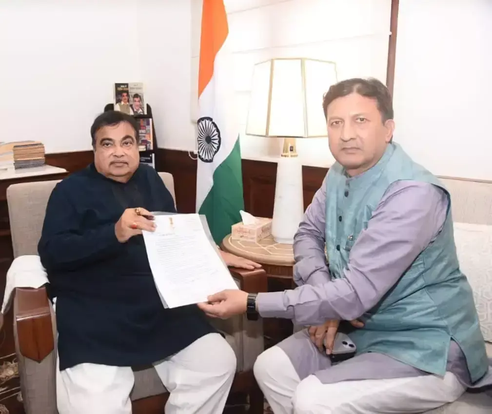 Shimla: हिमाचल की दो फोरलेन परियोजनाओं को लेकर गडकरी से सांसद सिकंदर कुमार की मुलाकात