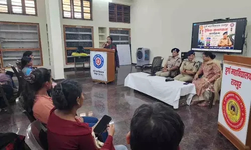 दुर्गा महाविद्यालय मोदहा पारा में हैकाथॉन एवं यातायात जागरूकता कार्यक्रम आयोजित
