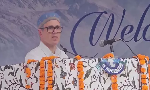 उमर अब्दुल्ला ने विपक्षी दलों की आलोचना की, कहा कि बिजली की दरें मजबूरी में बढ़ाई गईं