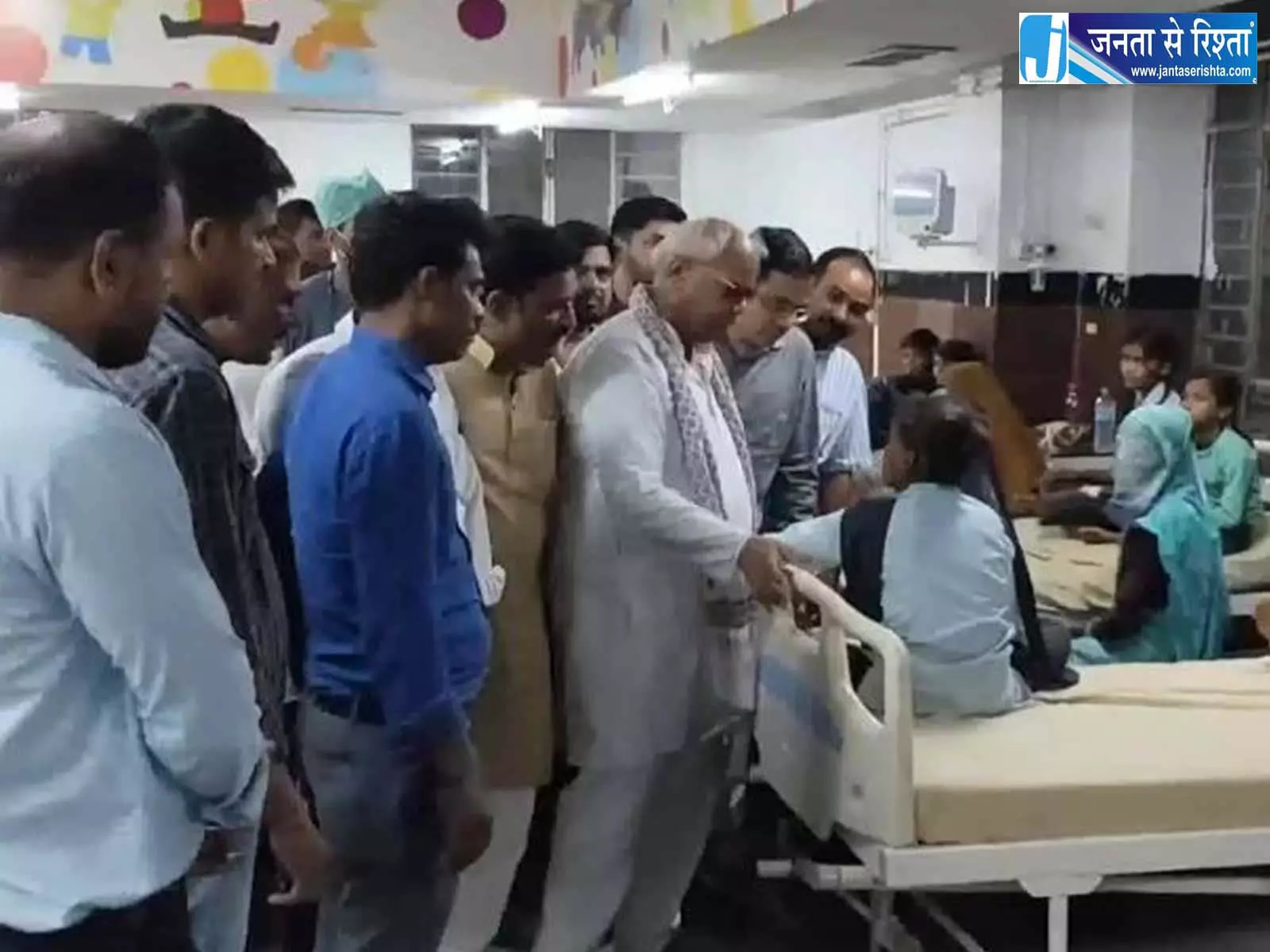सरकारी स्कूल में मिड-डे मील खाने से 27 बच्चे बीमार, मंत्री ने जांच के आदेश दिए सरकारी स्कूल में मिड-डे मील खाने से 27 बच्चे बीमार, मंत्री ने जांच के आदेश दिए