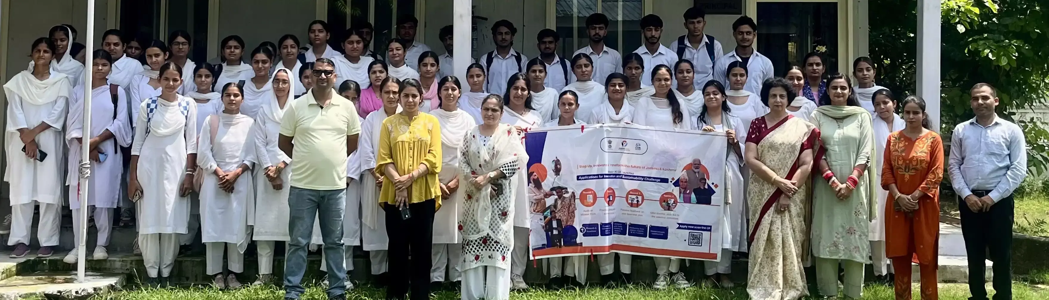 Jammu: कॉलेज में हैकाथॉन, विद्यार्थियों ने तकनीकी कौशल का किया प्रदर्शन Jammu: कॉलेज में हैकाथॉन, विद्यार्थियों ने तकनीकी कौशल का किया प्रदर्शन