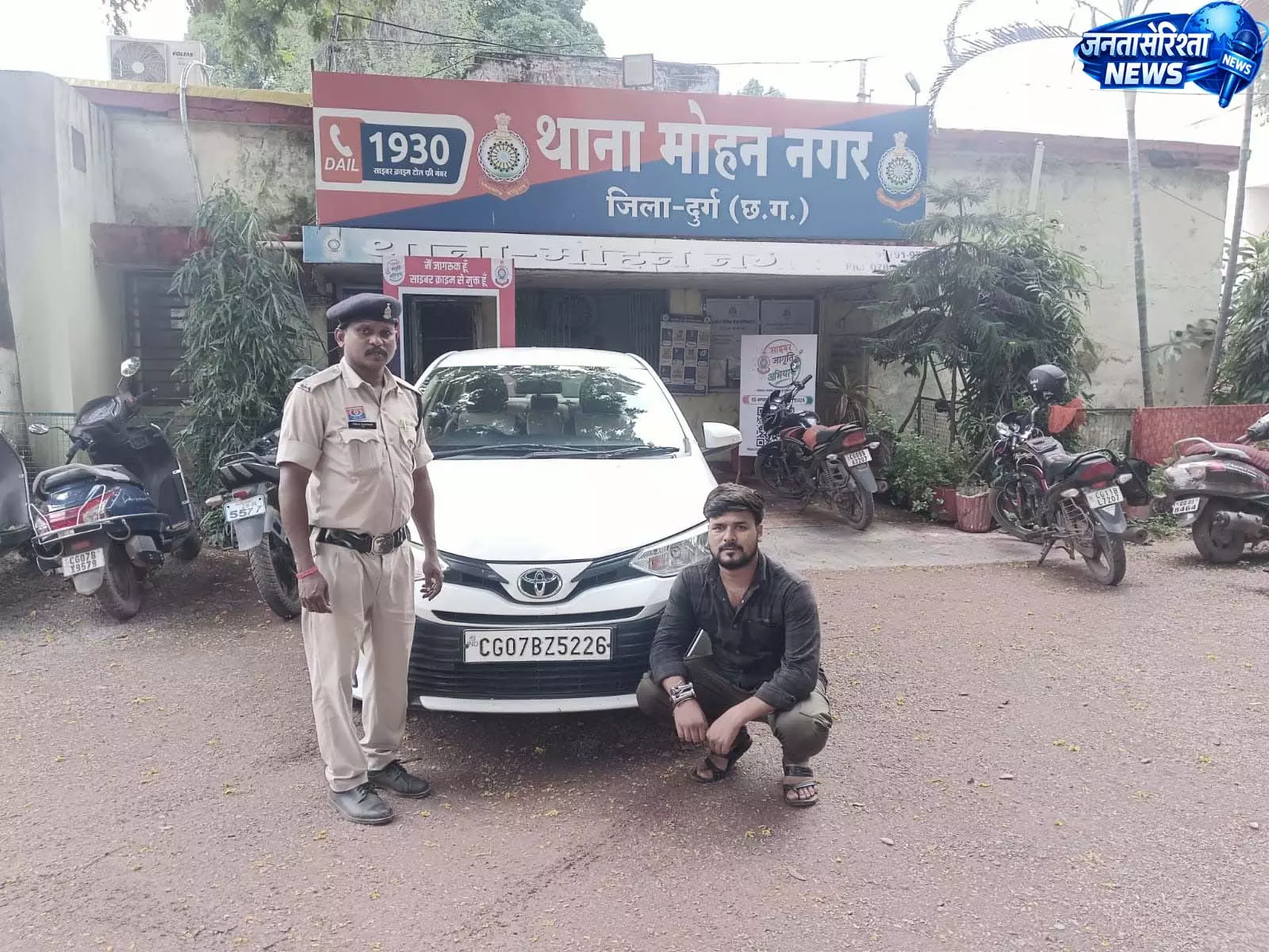 कार में दूसरे वाहन का लगाया नंबर प्लेट, चालान और टोल के मैसेज से पकड़ाया आरोपी कार में दूसरे वाहन का लगाया नंबर प्लेट, चालान और टोल के मैसेज से पकड़ाया आरोपी