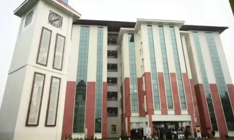 Assam: बराक वैली सचिवालय का नाम बदला गया, 32 विभाग सिलचर से काम करेंगे Assam: बराक वैली सचिवालय का नाम बदला गया, 32 विभाग सिलचर से काम करेंगे