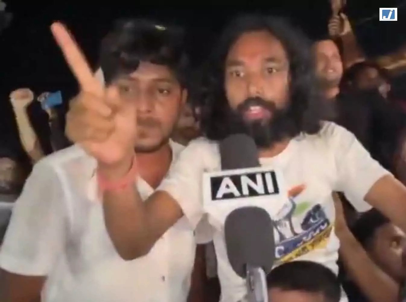सिर्फ आश्वासन नहीं, अब ठोस फैसला चाहिए, छात्र नेता देवेंद्र नाथ महतो ने सरकार को दी चेतावनी सिर्फ आश्वासन नहीं, अब ठोस फैसला चाहिए, छात्र नेता देवेंद्र नाथ महतो ने सरकार को दी चेतावनी