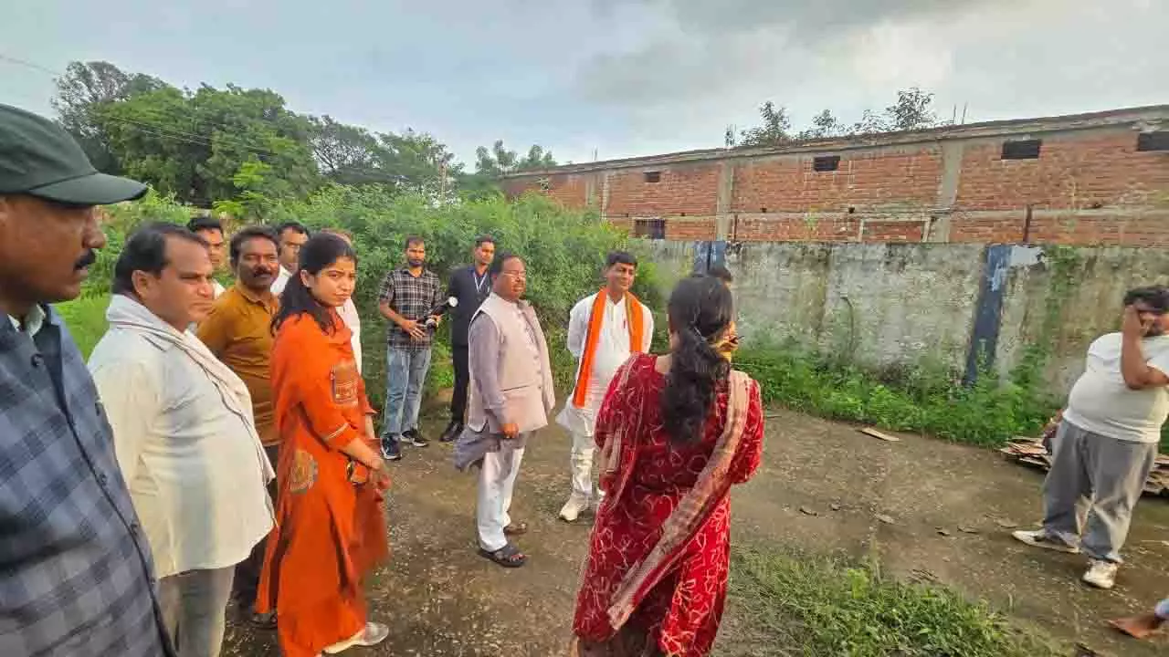 मंत्री रामविचार नेताम ने किया पोस्ट मैट्रिक आदिवासी कन्या छात्रावास का आकस्मिक निरीक्षण मंत्री रामविचार नेताम ने किया पोस्ट मैट्रिक आदिवासी कन्या छात्रावास का आकस्मिक निरीक्षण