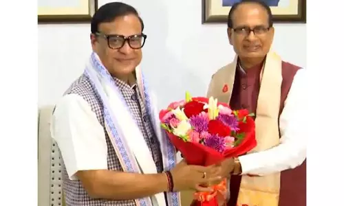 शिवराज चौहान से मिले CM सरमा, राज्य के लिए मिली बड़ी सौगात शिवराज चौहान से मिले CM सरमा, राज्य के लिए मिली बड़ी सौगात