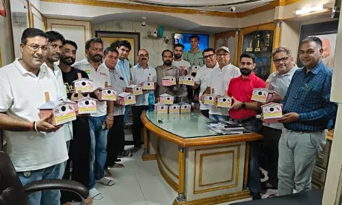 फतेहाबाद की गौरैया के लिए 100 कृत्रिम घोंसले लगाए गए