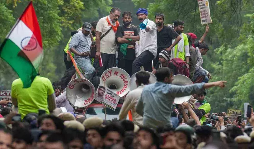 छात्र आंदोलन से सत्ता परिवर्तन तक युवाओं की ताकत का लंबा इतिहास छात्र आंदोलन से सत्ता परिवर्तन तक युवाओं की ताकत का लंबा इतिहास