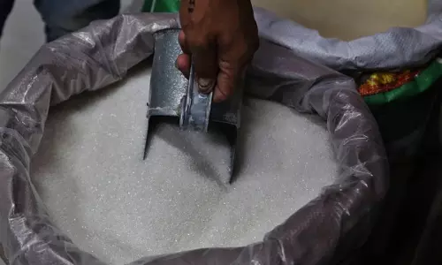 सरकार के एक्शन से सस्ती हुई चीनी