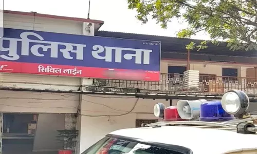 पार्षद कार्यालय पर पथराव, कांच टूटा; महिला पर केस दर्ज पार्षद कार्यालय पर पथराव, कांच टूटा; महिला पर केस दर्ज