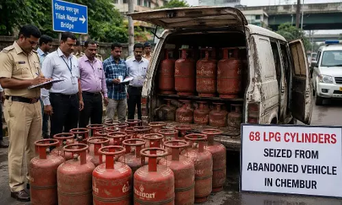 चेंबूर में 68 LPG सिलेंडर जब्त चेंबूर में 68 LPG सिलेंडर जब्त