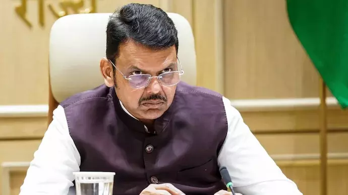Mumbai: मौखिक आदेश से हुई नियुक्तियों पर गिरी गाज, मंत्रालय में तैनात कर्मी हटाए गए Mumbai: मौखिक आदेश से हुई नियुक्तियों पर गिरी गाज, मंत्रालय में तैनात कर्मी हटाए गए