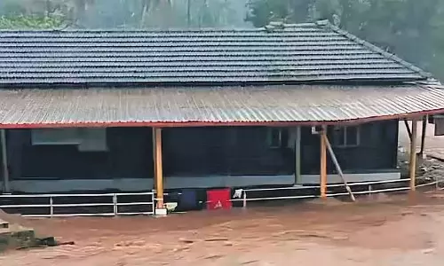 दक्षिण कन्नड़ में भारी बारिश से दर्पण तीर्थ नदी उफनी, आदि सुब्रह्मण्य मंदिर परिसर में भरा पानी