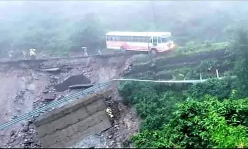 Shimla: हिमाचल में बारिश से नुकसान जारी, चंबा में भूस्खलन से सड़क क्षतिग्रस्त
