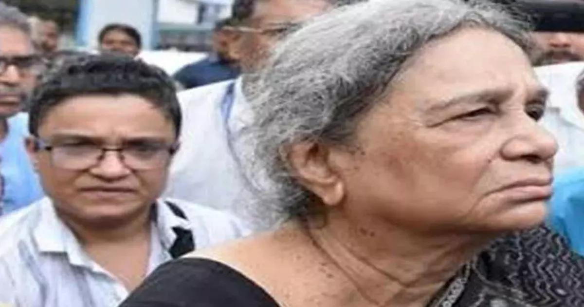 Kolkata: अस्पताल से घर लौटीं मीरा भट्टाचार्य, स्वास्थ्य में सुधार के बाद डिस्चार्ज Kolkata: अस्पताल से घर लौटीं मीरा भट्टाचार्य, स्वास्थ्य में सुधार के बाद डिस्चार्ज