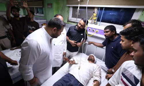 तेजस्वी यादव ने घायल छात्रों से की मुलाकात, CM सम्राट चौधरी से मांगी माफी की मांग
