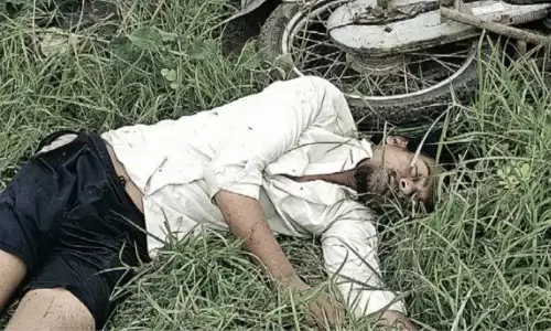Ujjain: उज्जैन में ब्रिज के नीचे मिला शव, युवक की पहचान में जुटी पुलिस Ujjain: उज्जैन में ब्रिज के नीचे मिला शव, युवक की पहचान में जुटी पुलिस