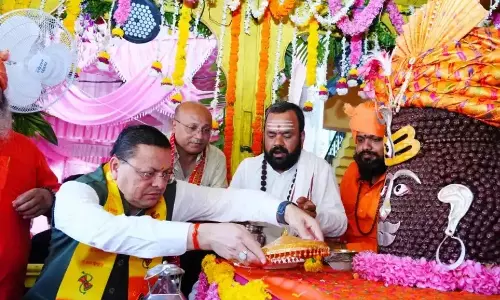 Dehradun: देहरादून में शिवमय हुआ माहौल, टपकेश्वर महादेव की शोभायात्रा में शामिल हुए धामी