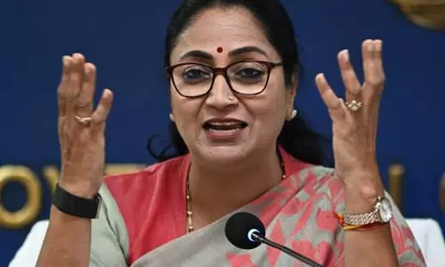 मेरी बहनें जिंदगी में हमेशा आगे बढ़ें क्योंकि मैं हूं ना, दिल्ली लक्ष्मी योजना के शुभारंभ पर बोलीं मुख्यमंत्री रेखा गुप्ता