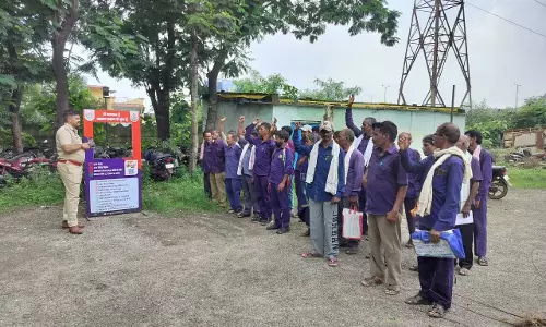 साइबर जागृति अभियान: कोतरारोड़ पुलिस ने कोटवारों को दी साइबर ठगी से बचाव की जानकारी साइबर जागृति अभियान: कोतरारोड़ पुलिस ने कोटवारों को दी साइबर ठगी से बचाव की जानकारी