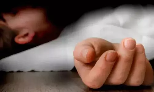 कच्ची दीवार गिरी, पिता-बेटी की मौत; मां-बेटी घायल