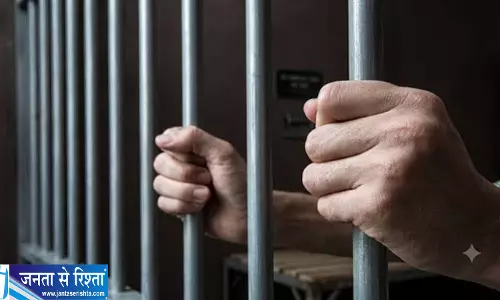 अस्पताल के खास कमरे में ऐश कर रहा था अफसर अचानक जांच से मचा हड़कंप अस्पताल के खास कमरे में ऐश कर रहा था अफसर अचानक जांच से मचा हड़कंप