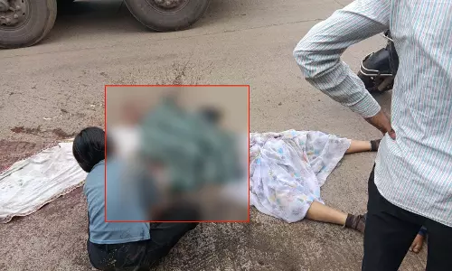 मेटल पार्क में ट्रक महिला को कुचला, दर्दनाक मौत मेटल पार्क में ट्रक महिला को कुचला, दर्दनाक मौत