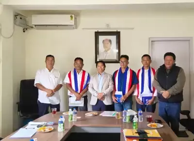 नागालैंड में कांग्रेस को झटका तीन पार्षदों ने छोड़ा साथ NPF में हुए शामिल नागालैंड में कांग्रेस को झटका तीन पार्षदों ने छोड़ा साथ NPF में हुए शामिल