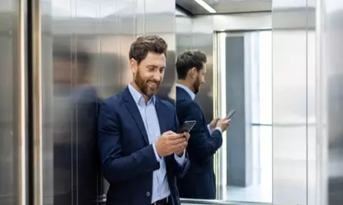 लिफ्ट के शीशे सिर्फ सजावट नहीं 4 बड़े कारणों से किए जाते हैं इस्तेमाल
