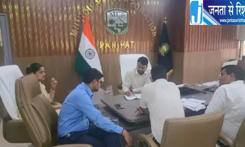 वार्ड 3 में सड़क और नालों की सफाई शुरू वार्ड 3 में सड़क और नालों की सफाई शुरू