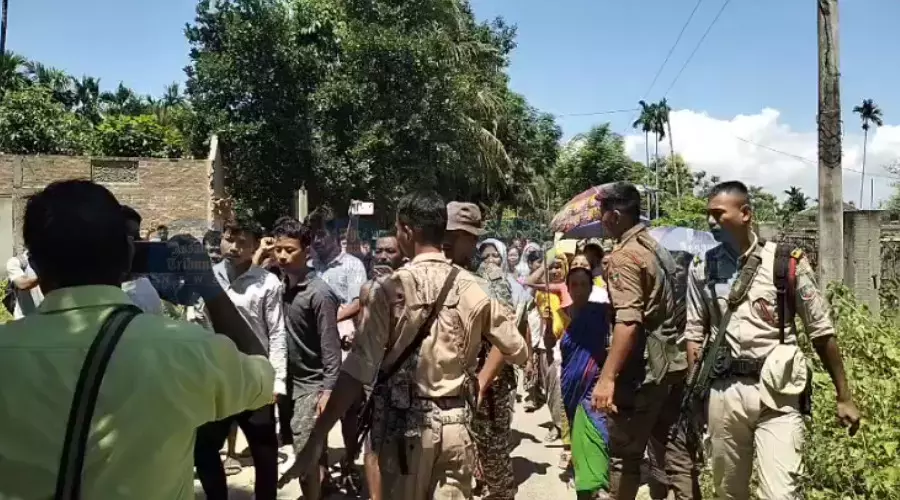 असम-नागालैंड सीमा पर दोबारा भड़का तनाव, नेघेरिबिल में पुलिस में शिकायत दर्ज असम-नागालैंड सीमा पर दोबारा भड़का तनाव, नेघेरिबिल में पुलिस में शिकायत दर्ज