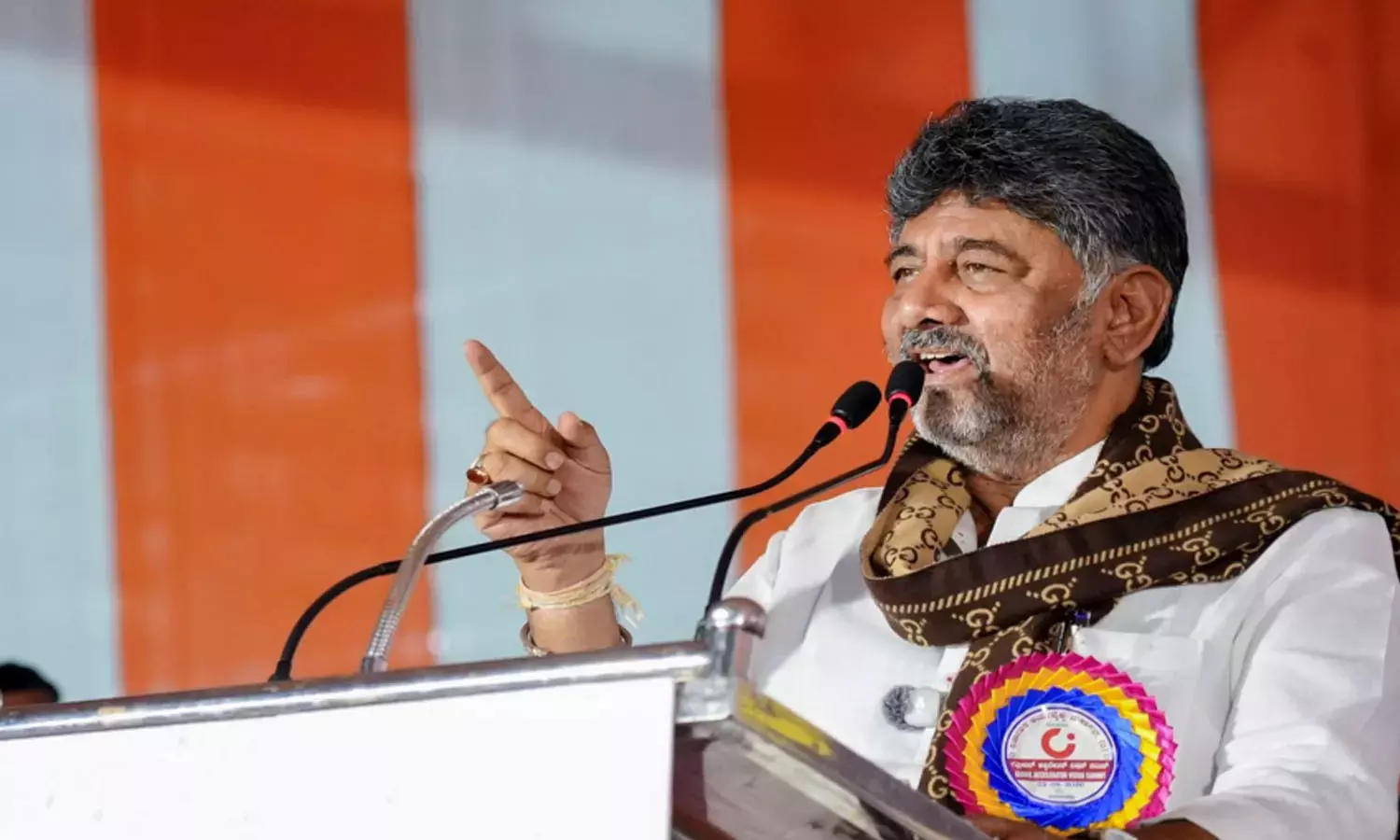 Tamil Nadu: जिन केंद्रीय मंत्रियों पर केस हैं, उन पर चुप्पी क्यों? शिवकुमार ने BJP पर पलटवार किया Tamil Nadu: जिन केंद्रीय मंत्रियों पर केस हैं, उन पर चुप्पी क्यों? शिवकुमार ने BJP पर पलटवार किया