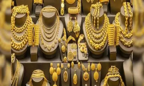 सोना खरीदने वालों के लिए राहत आज फिर गिरे गोल्ड के दाम