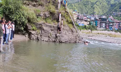 हिमाचल की पब्बर नदी में डूबे दो छात्र शव बरामद